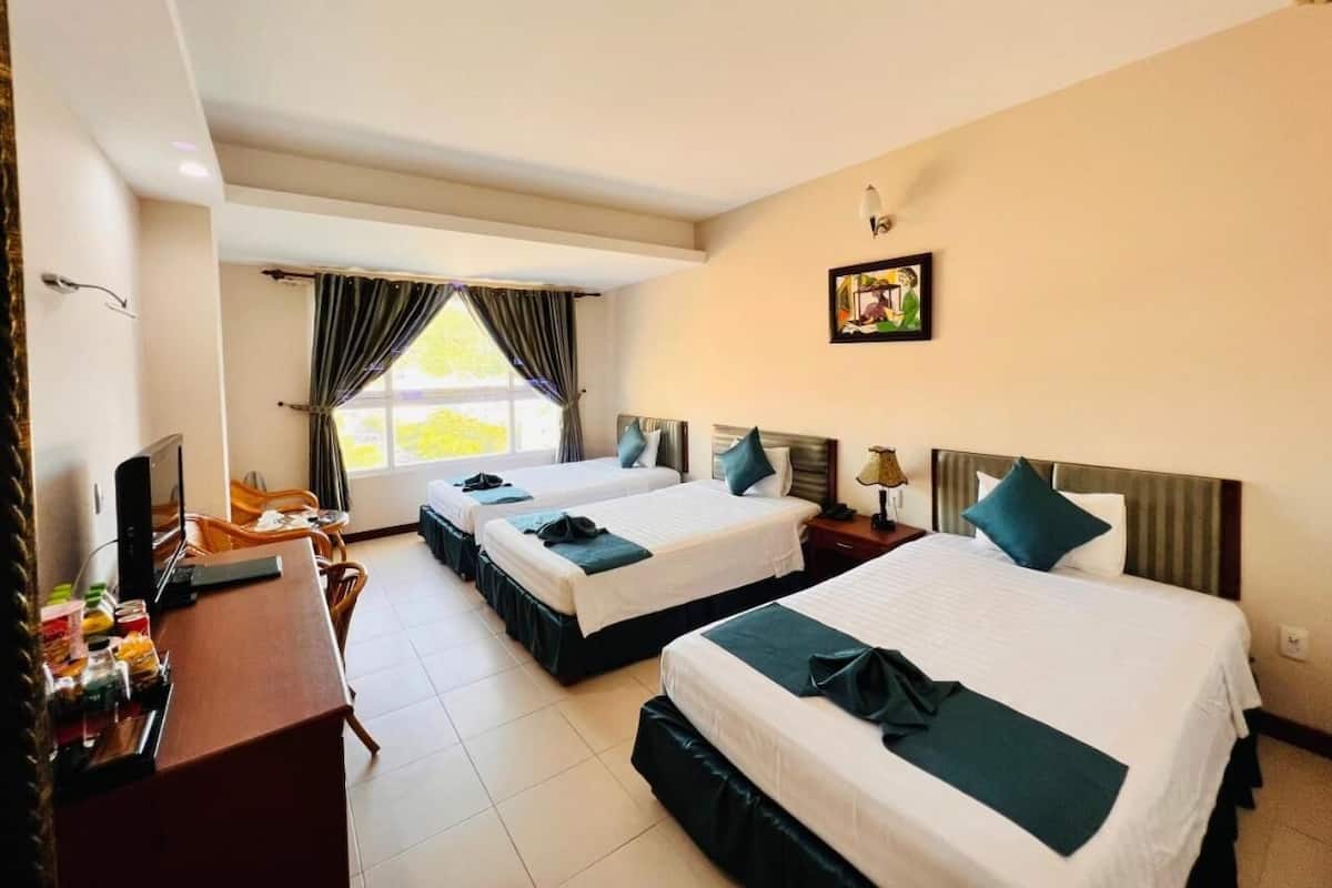 Phòng 3 Deluxe, quang cảnh núi | Minibar, két bảo mật tại phòng, bàn, giường gấp/giường phụ (phụ phí)