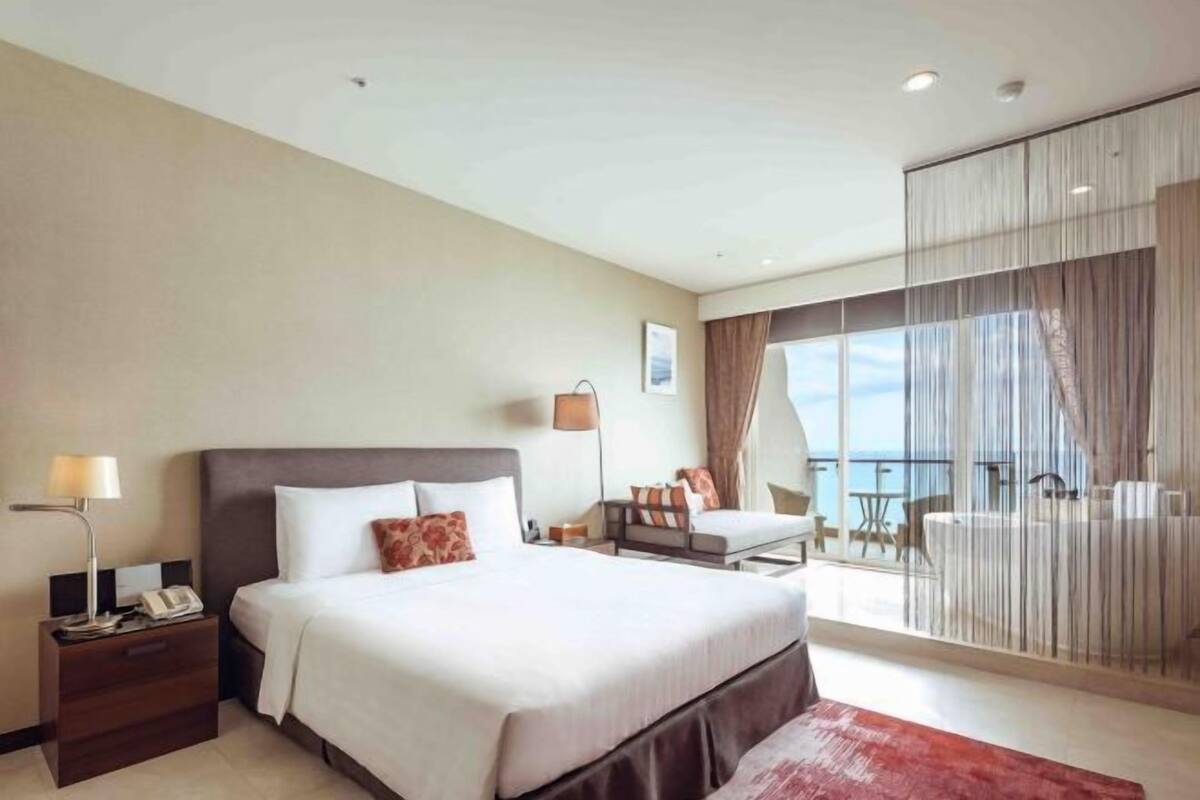 Premium bedding, minibar, in-room safe, blackout drapes