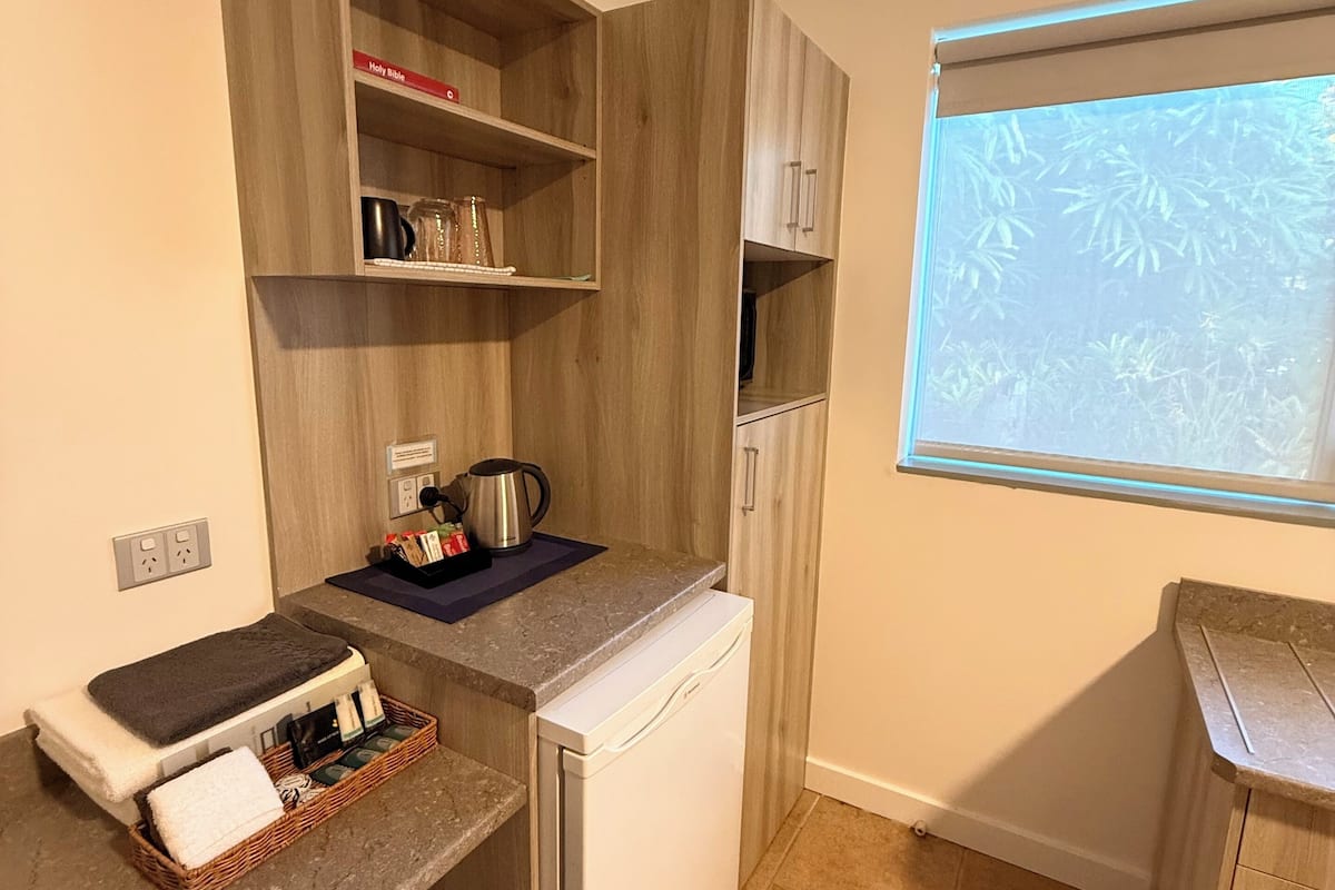 superior room, 1 queen bed, non smoking, ensuite | premium bedding, desk, laptop workspace, blackout curtains