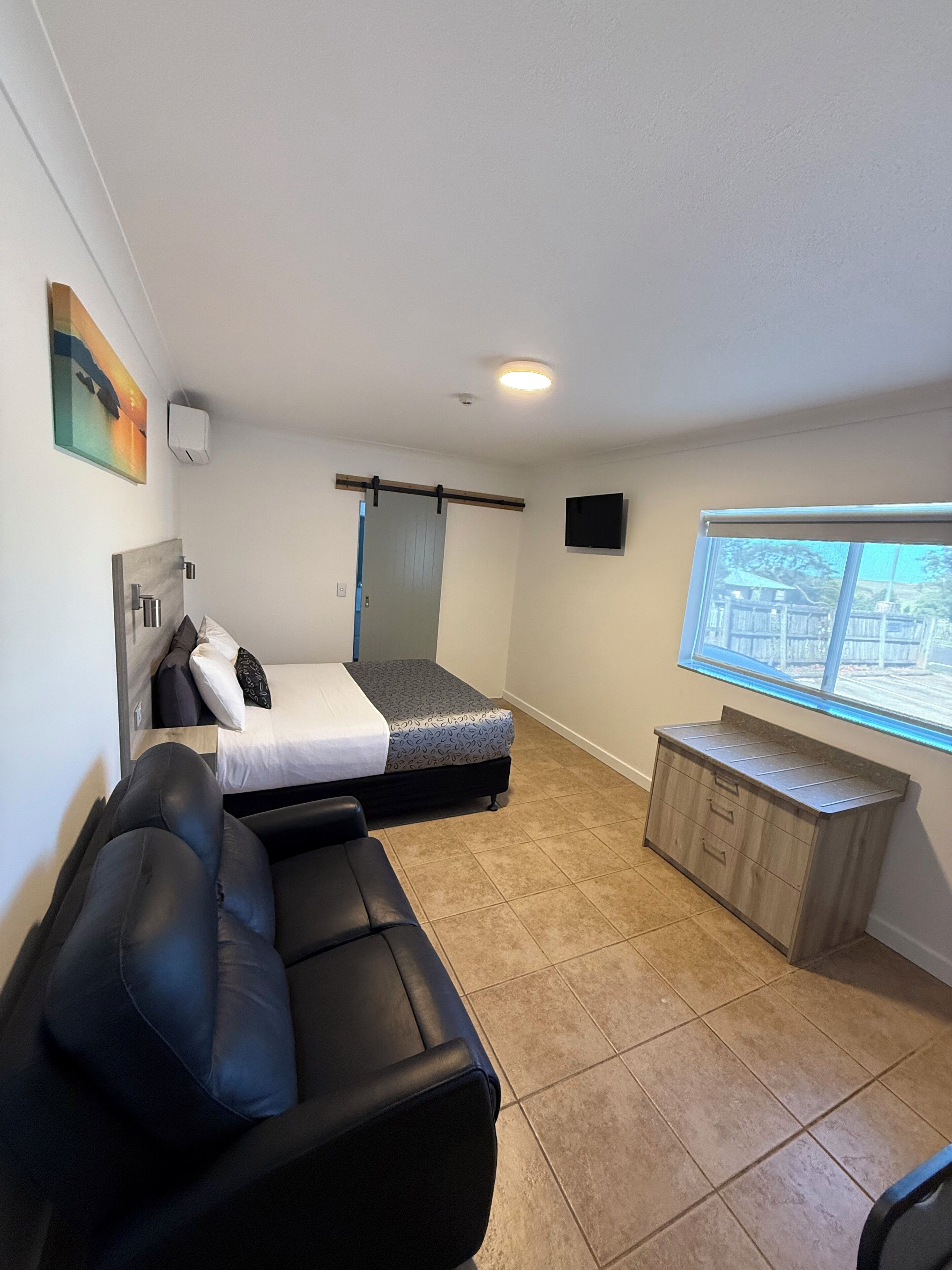 superior room, 1 queen bed, non smoking, ensuite | premium bedding, desk, laptop workspace, blackout curtains