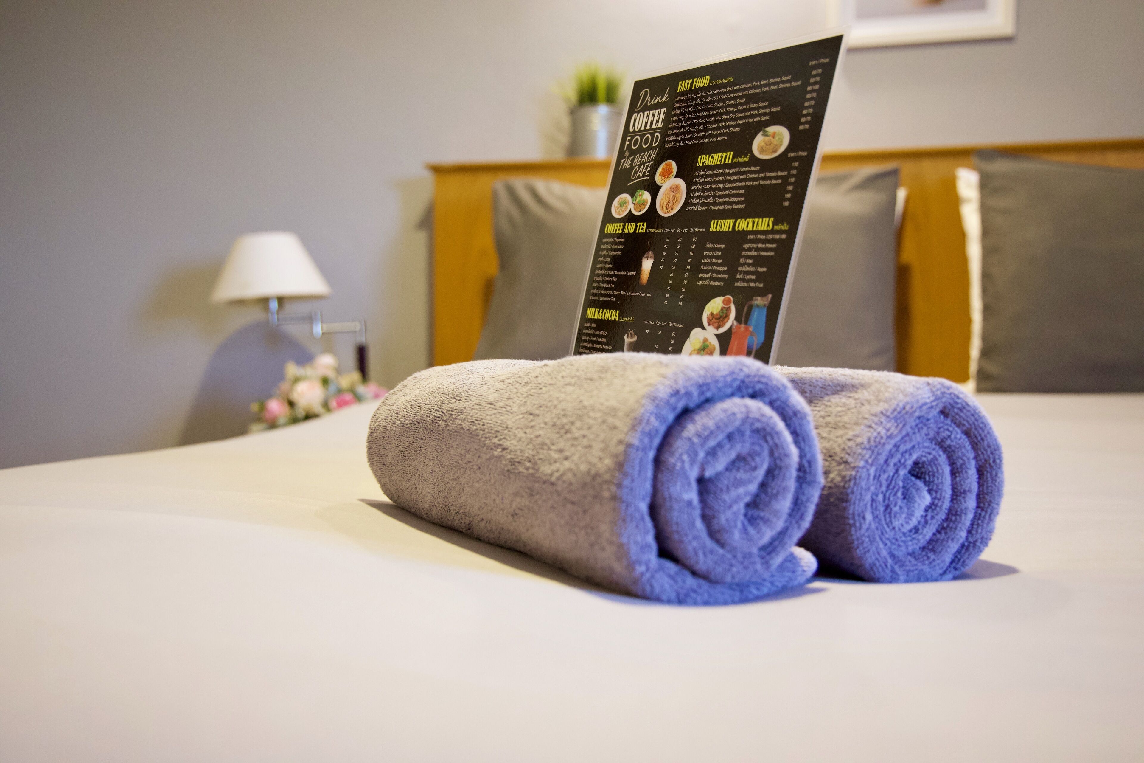 standard double room, 1 queen bed | free wifi, bed sheets