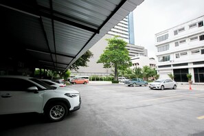 Free self parking