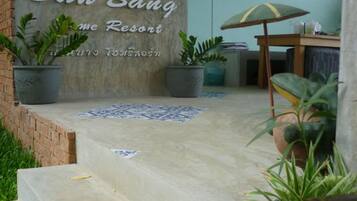 Thai massages, reflexology