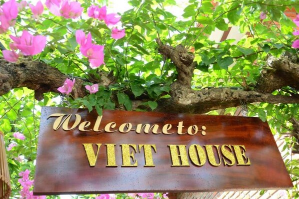 Interior entrance - Viet House Homestay (Da Nang)