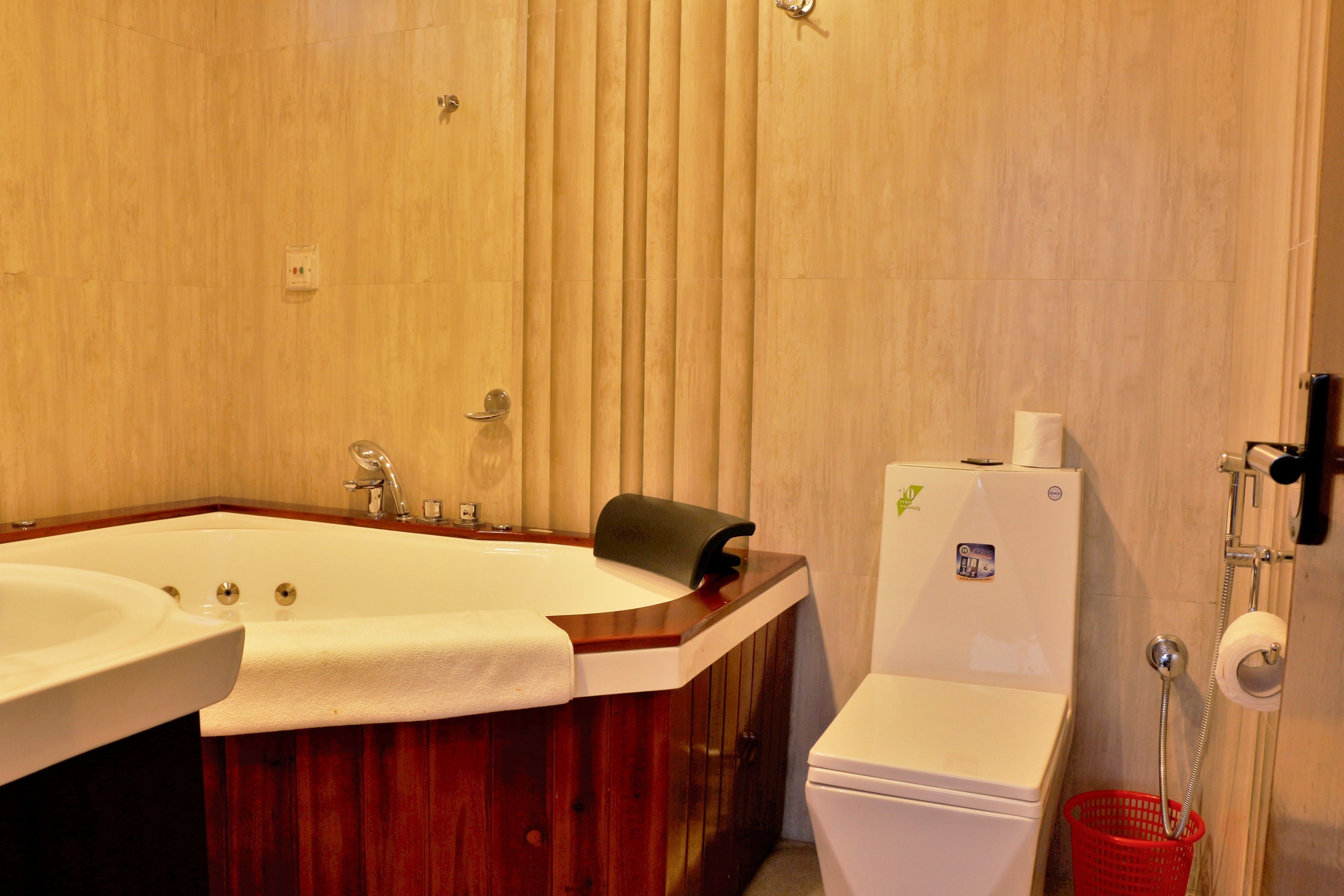 penthouse suite | bathroom | free toiletries, hair dryer, bathrobes, slippers