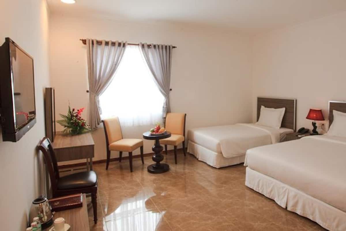 Senior Triple Room