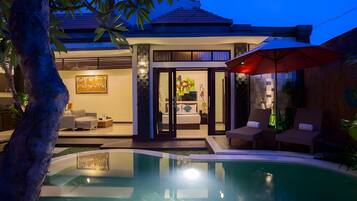 Indoor pool, outdoor pool