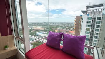 Studio, 1 Single Bed | Minibar, desk, blackout curtains, rollaway beds