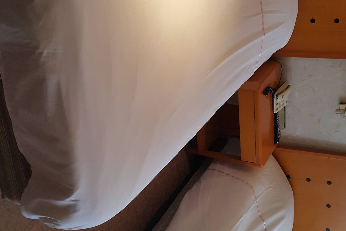 Free WiFi, bed sheets