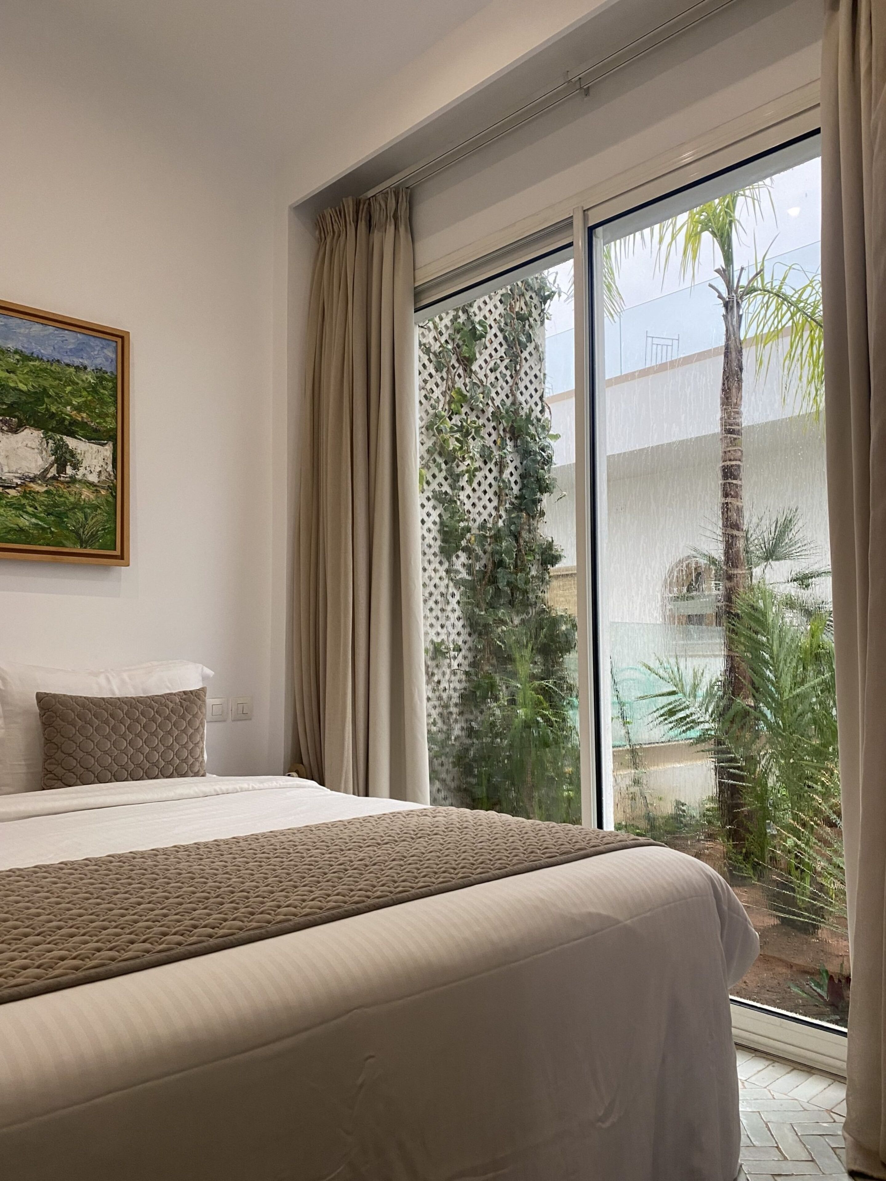 Premium bedding, in-room safe, rollaway beds, free WiFi