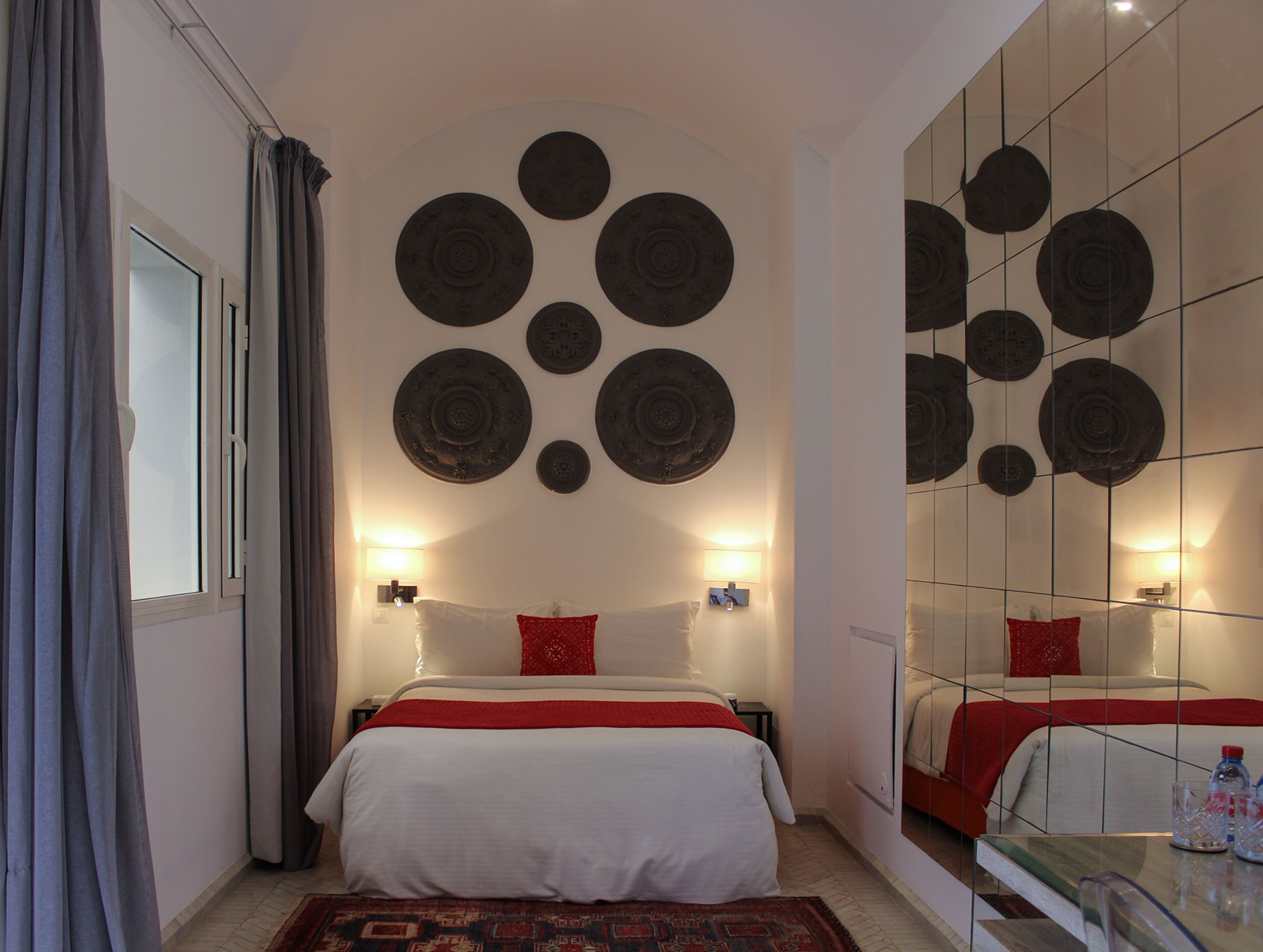 Premium bedding, in-room safe, rollaway beds, free WiFi