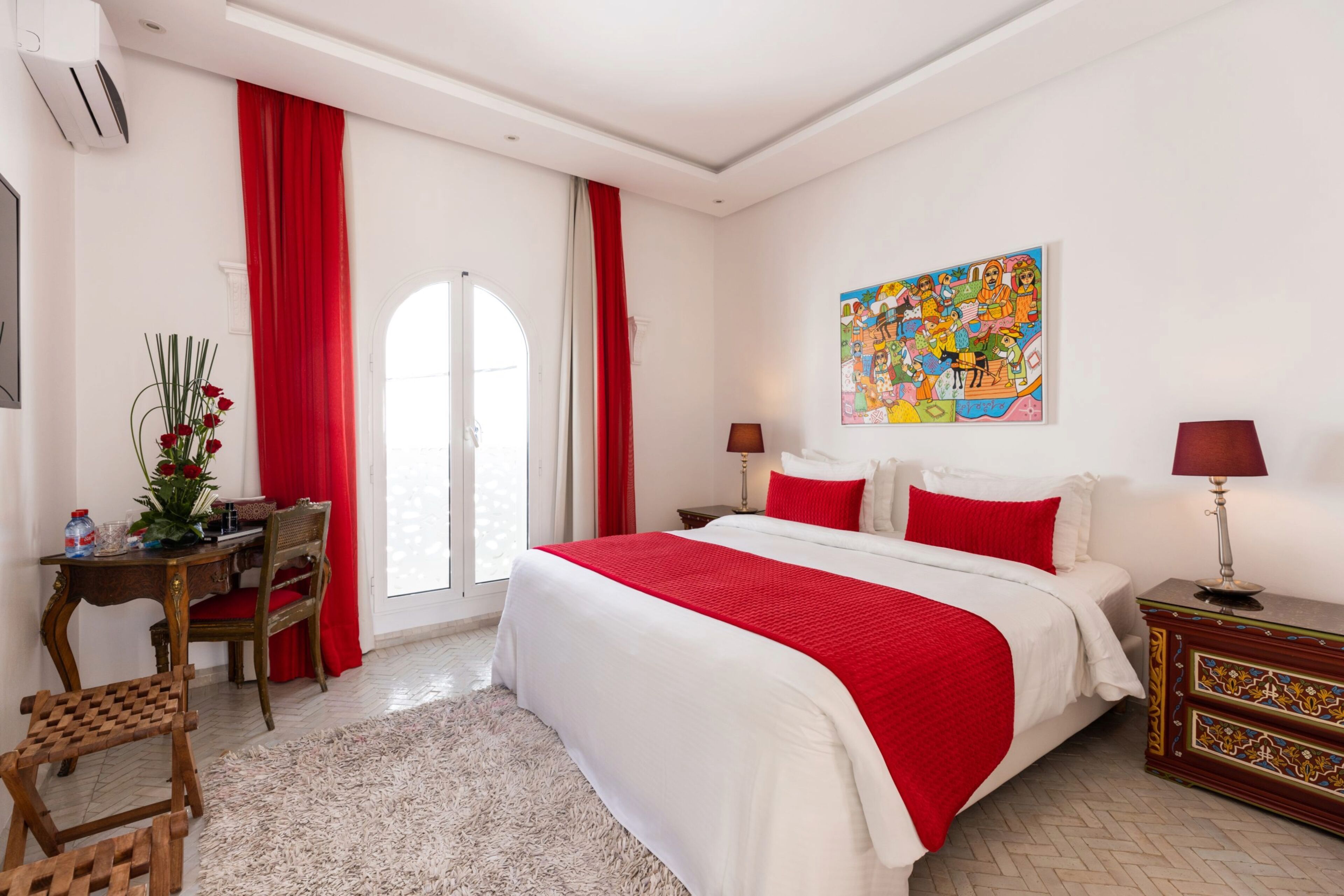 Premium bedding, in-room safe, rollaway beds, free WiFi
