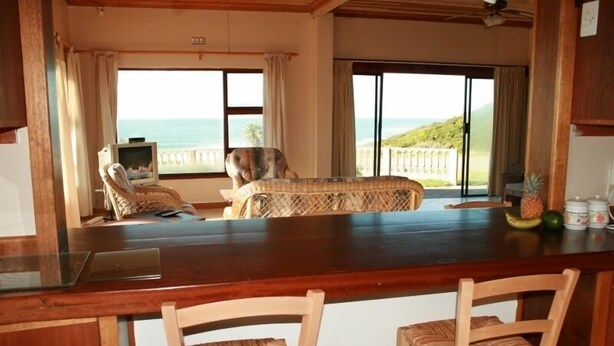 Family House, 4 Bedrooms | 4 bedrooms - Kayser's Beach House (Kidd's Beach)