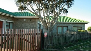 Exterior - Kayser's Beach House (Kidd's Beach)
