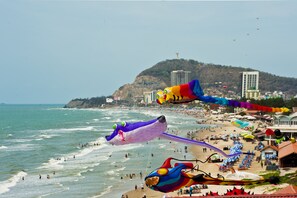 On the beach - Vung Tau Intourco Resort (Ho Chi Minh City)