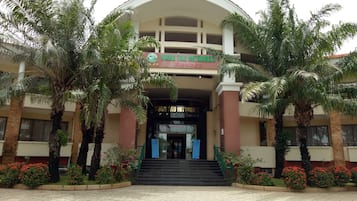 Pintu masuk hartanah