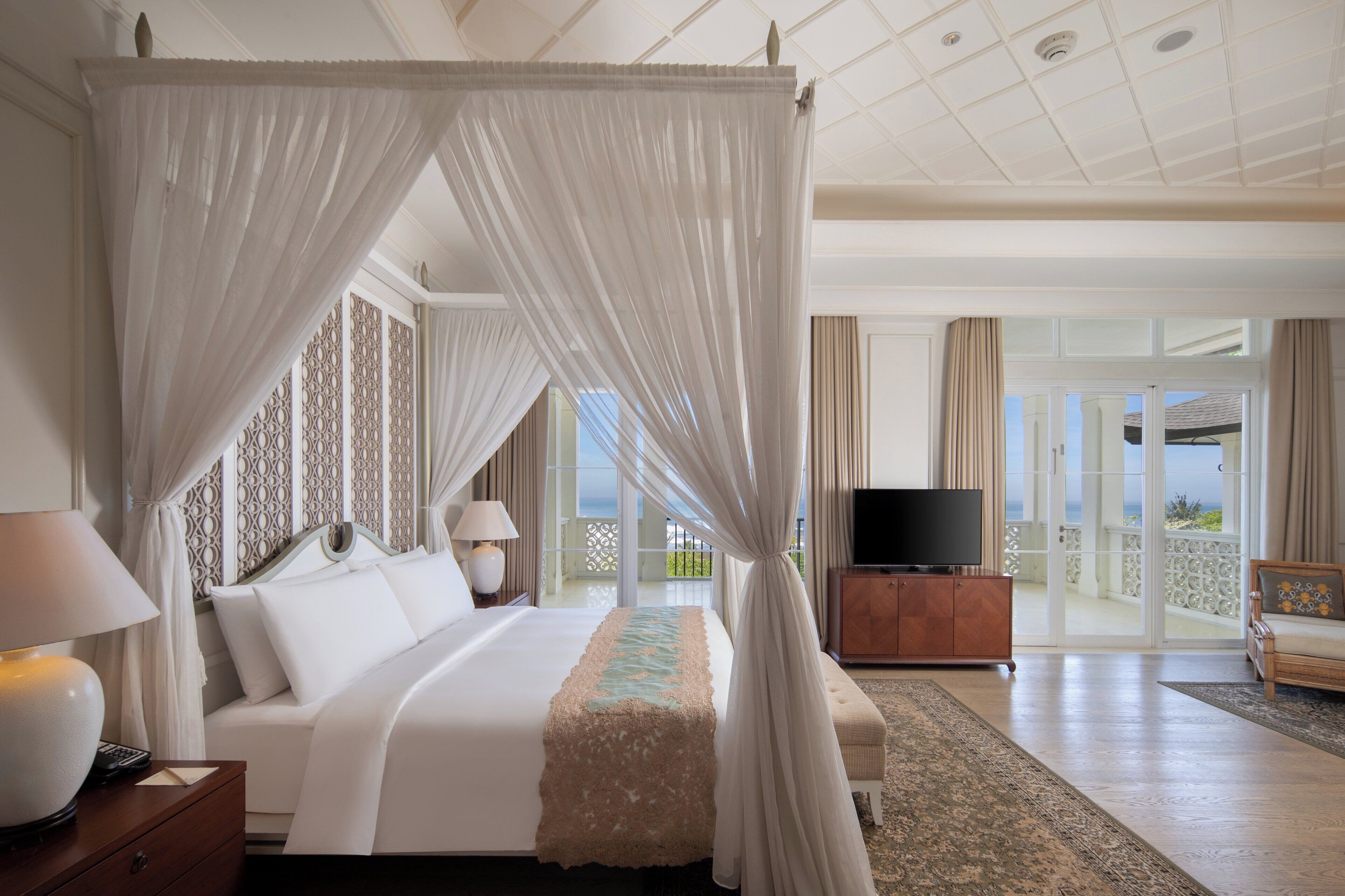 Premium bedding, in-room safe, desk, laptop workspace