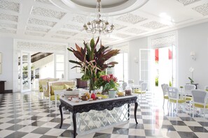 Desayuno a la carta (IDR 189000 por persona)