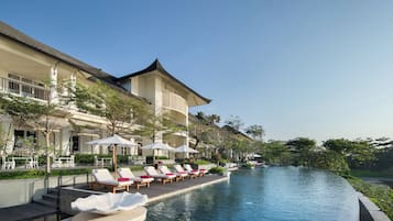 ์ผ์ธ ์์์ฅ, ์์์ฅ ํ๋ผ์, ์ผ๊ด์ ์์