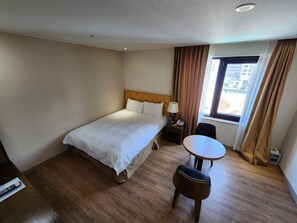 Cortinas opacas, sistema de insonorización, wifi gratis