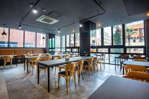 아침 식사 제공