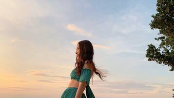 Se sirven desayunos, comidas y cocina internacional con vista a la playa