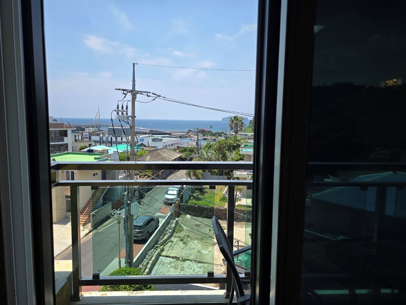 3 bedrooms, premium bedding, down duvets, desk