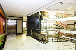 Interior detail - Zo Rooms Rajaji Nagar Mantri Square (Bengaluru)