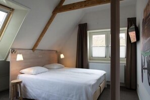 Deluxe Room, 2 Single Beds | Minibar, free WiFi, bed sheets