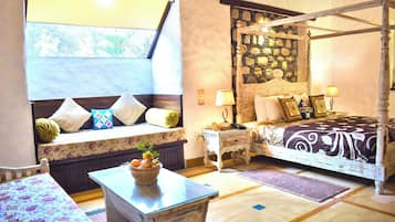 Casa de campo luxo, 1 cama King | 1 quarto, roupas de cama premium, frigobar, cofres nos quartos