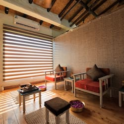 Couples treatment room(s), body treatments, deep-tissue massages