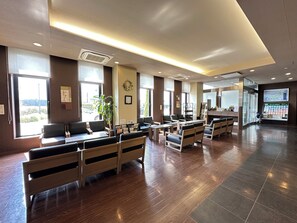 Lobby sitting area - Hotel Route - Inn Ebina Ekimae (Ebina)