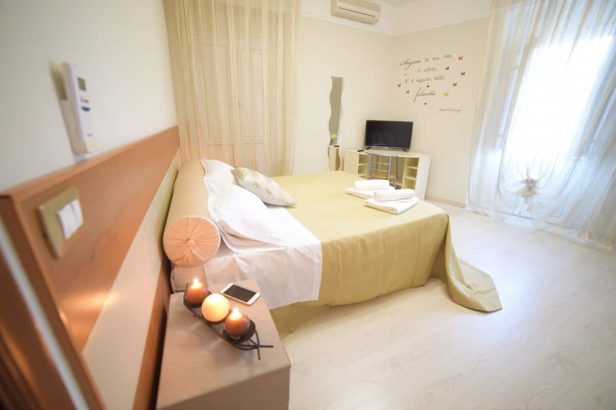 ห้องพาโนรามิกสวีท, 1 ห้องนอน, ห้องครัว | 1 ห้องนอน, โต๊ะทำงาน, ผ้าม่านกันแสง, ห้องเก็บเสียง