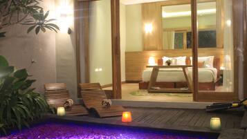 Villa, 1 Bedroom, Private Pool | Minibar, in-room safe, desk, soundproofing
