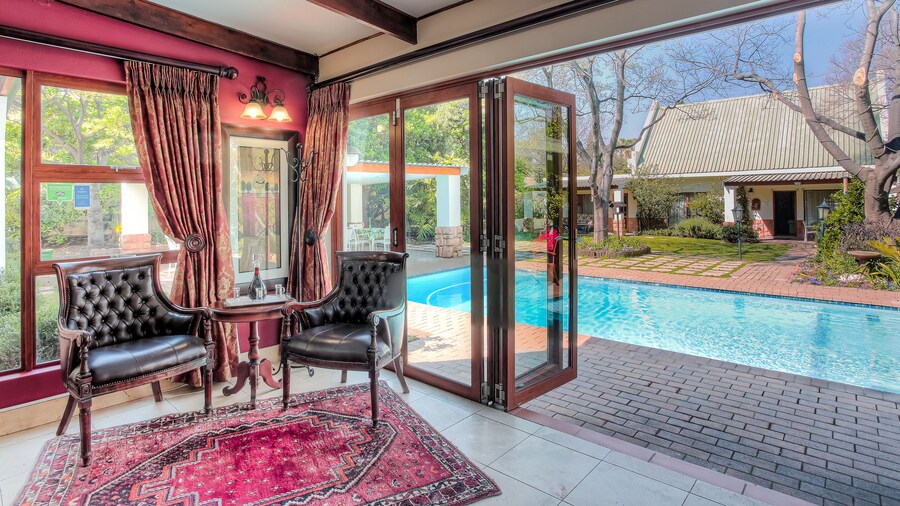 Sunninghill Guest Lodge