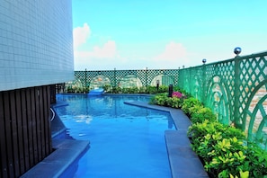 Outdoor pool, open 8:00 AM to 6:00 PM, pool umbrellas - Grand China Bangkok (Bangkok)