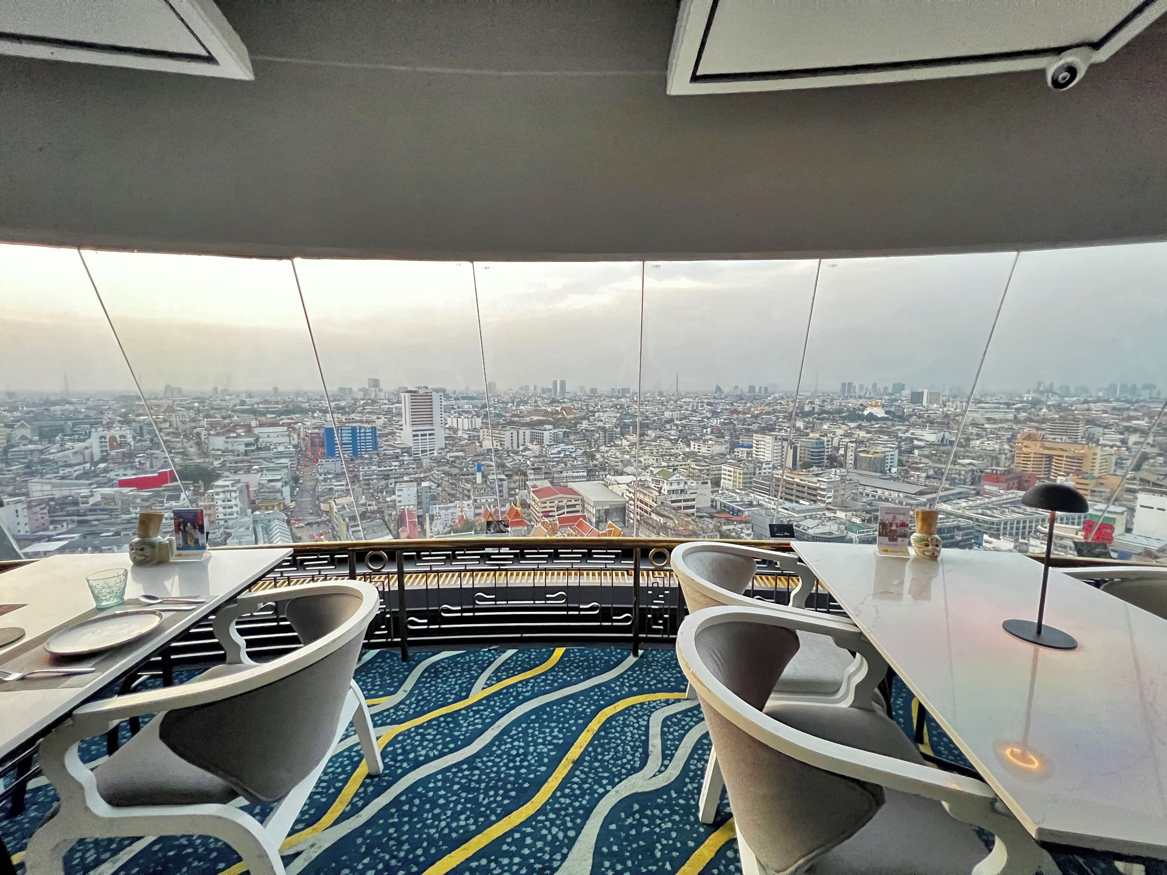 5 restaurants; breakfast, lunch, dinner and brunch served 