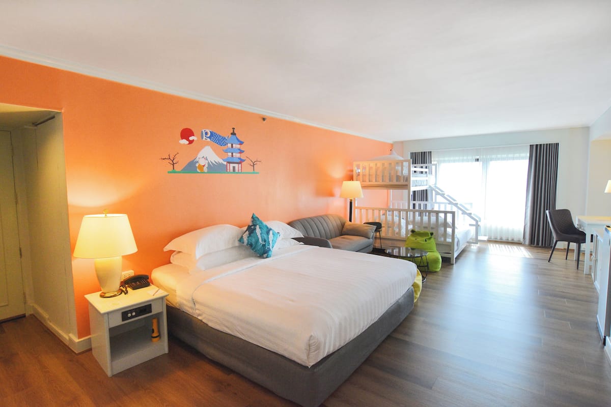 Junior Club Suite Room | 1 camera, minibar, una cassaforte in camera, una scrivania