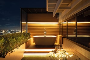 Jacuzzi Suite Room
