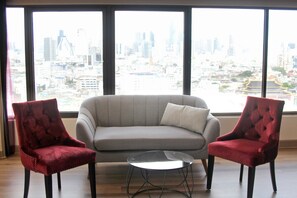 Junior Suite, Balcony, River View | City view - Grand China Bangkok (Bangkok)
