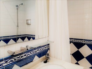 Free toiletries, towels