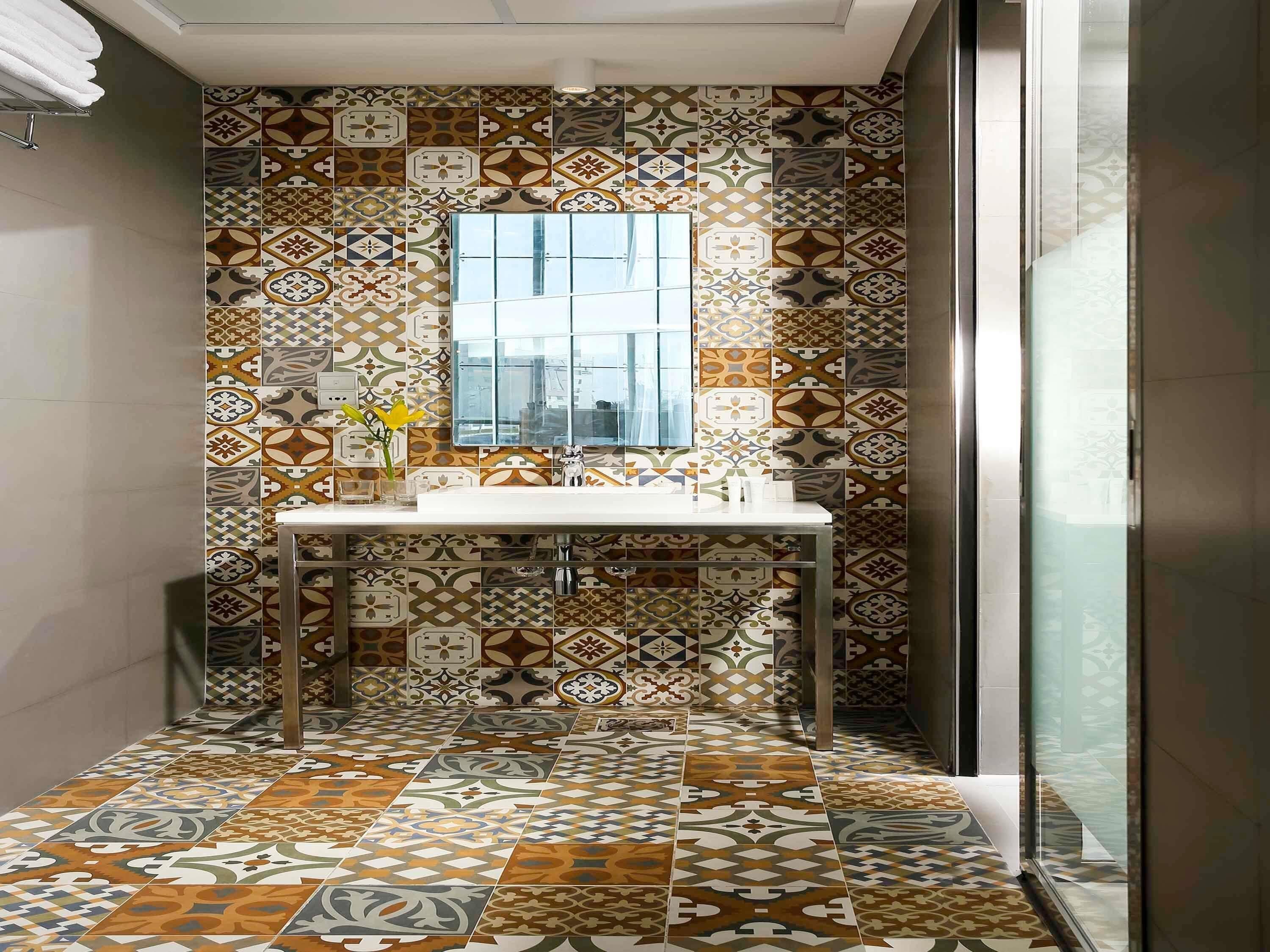 Minibar, in-room safe, desk, blackout curtains