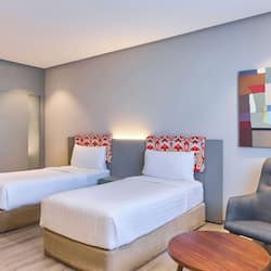 2 bedrooms, minibar, in-room safe, desk