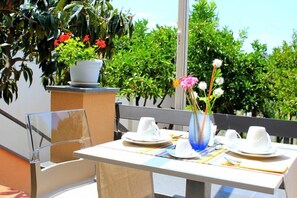 Free daily buffet breakfast  - Meublé Leonetti (Centola)