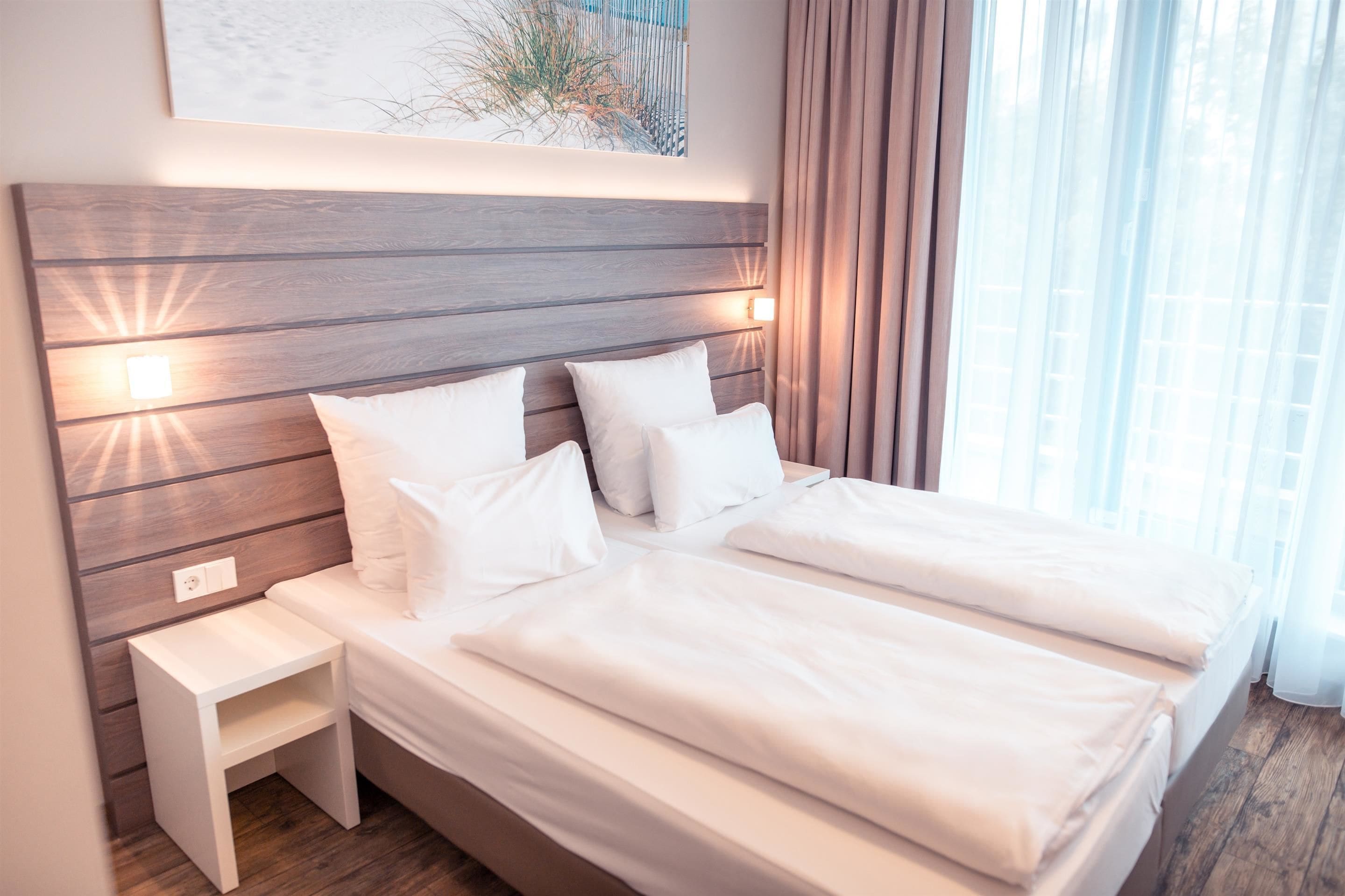 standard room, 2 single beds | hypo-allergenic bedding, desk, blackout curtains, soundproofing