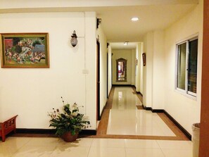 Deluxe Double Room | ทางเดิน