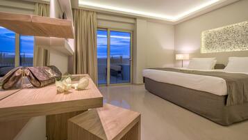 Premium bedding, in-room safe, free WiFi, bed sheets