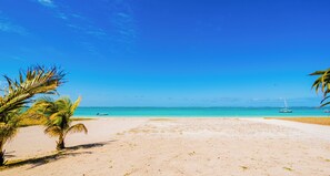 Front of property - Summer Breeze by Dream Escapes (Pointe D'esny)