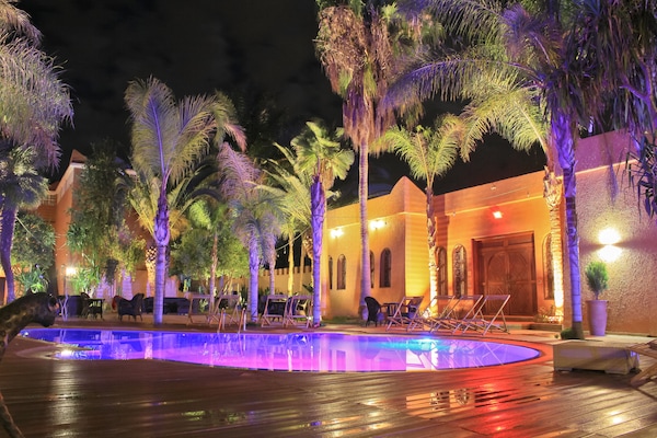 Private pool