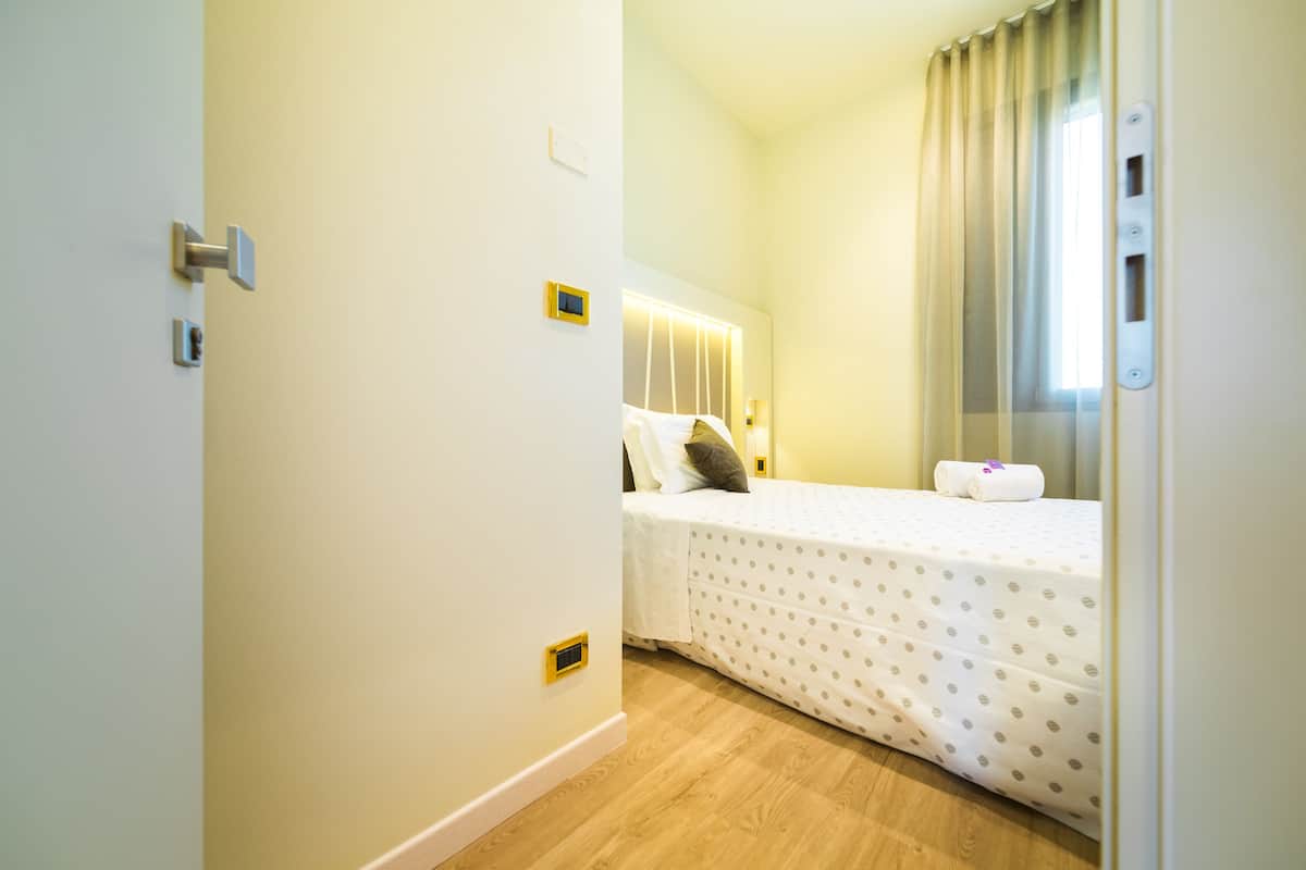 Comfort Single Room, Non Smoking, Canal View